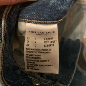 Dark wash lightly used American Eagle mom jeans size 4 Extra short